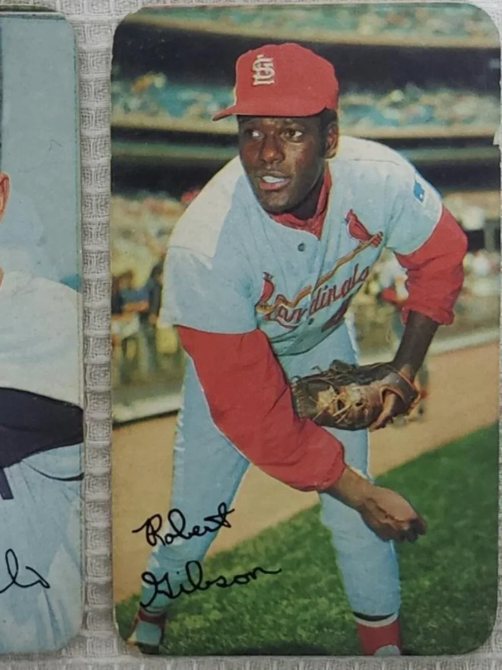 LOT OF 2 1970 TOPPS SUPER CARL YASTRZEMSKI #29 BOB GIBSON #33 HOF